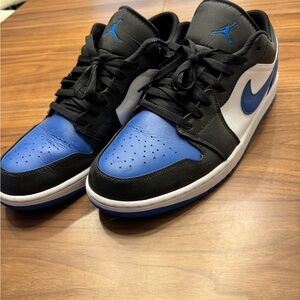 Jordan 1 Low Alternate Royal Toe